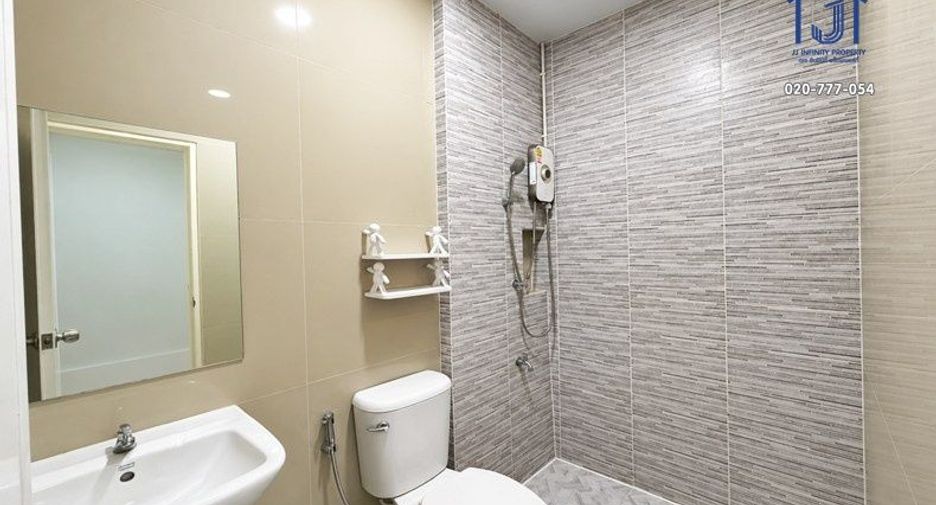 À vendre 2 chambres maison de ville à Mueang Samut Prakan, Samut Prakan