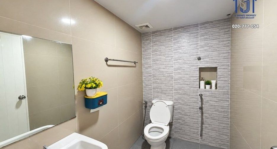 À vendre 2 chambres maison de ville à Mueang Samut Prakan, Samut Prakan