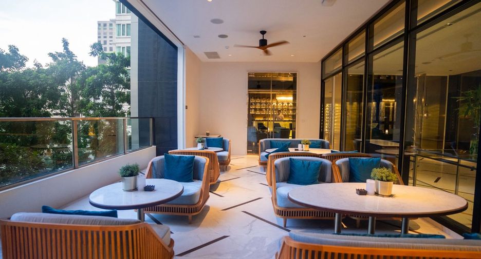 À louer appartement avec services à Khlong Toei, Bangkok