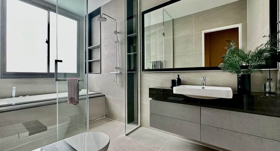Haus zur Miete und zum Kauf mit 5 Zimmer in Suan Luang, Bangkok