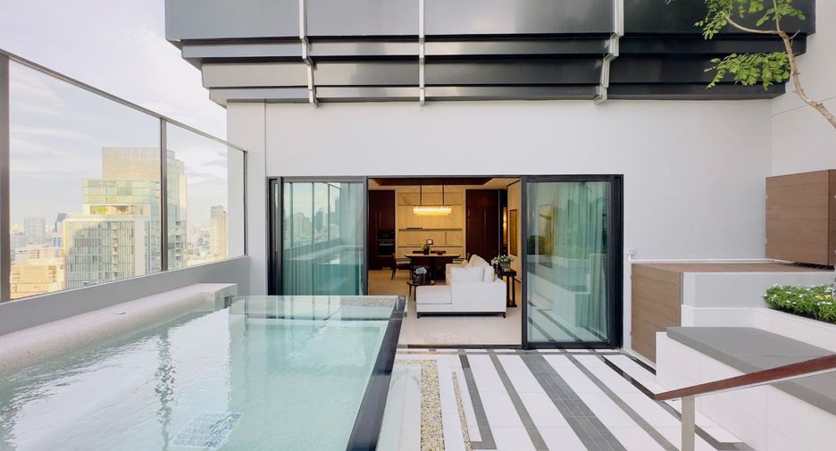 À louer 2 chambres appartement avec services à Khlong Toei, Bangkok