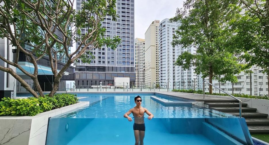 À louer 2 chambres appartement avec services à Khlong Toei, Bangkok
