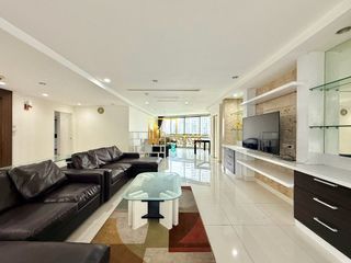 À louer et à vendre 3 chambres condo à Khlong Toei, Bangkok