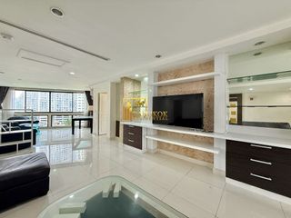 À louer et à vendre 3 chambres condo à Khlong Toei, Bangkok