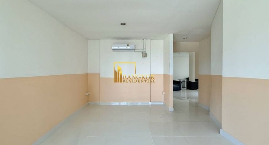 For rent and for sale 3 bedrooms condo in Khlong Toei, Bangkok