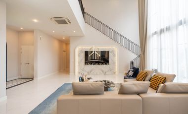 Casa en alquiler y en venta de 4 habitaciones en Bang Kapi, Bangkok