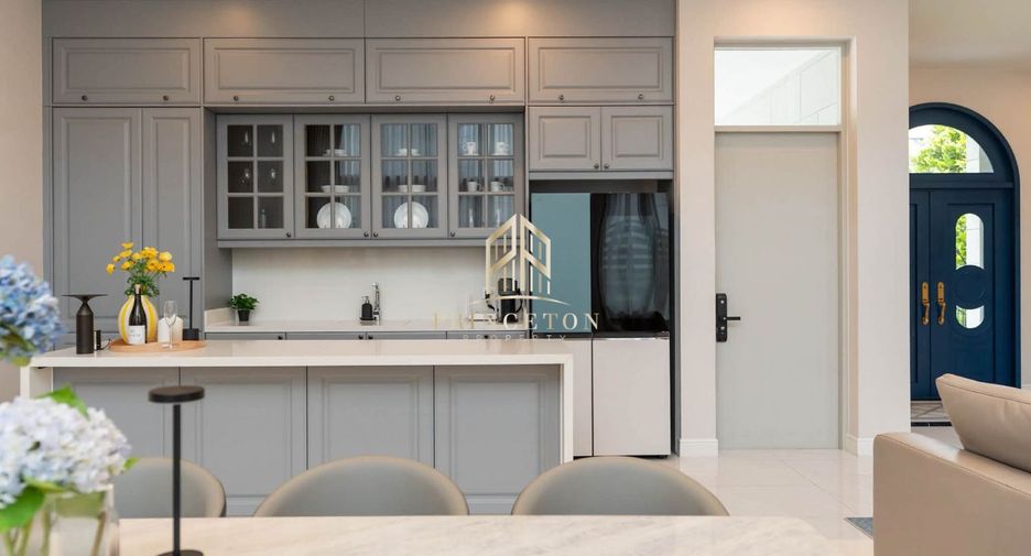 Casa en alquiler y en venta de 4 habitaciones en Bang Kapi, Bangkok