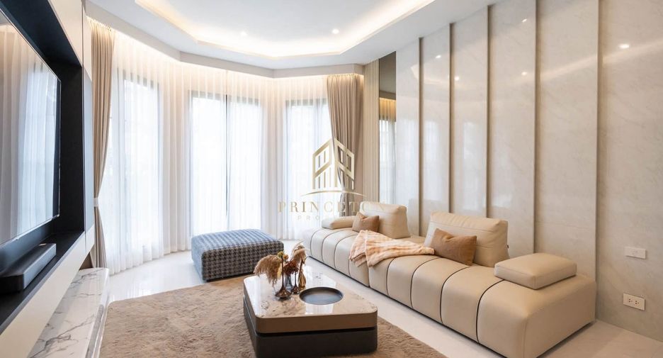 Casa en alquiler y en venta de 4 habitaciones en Bang Kapi, Bangkok