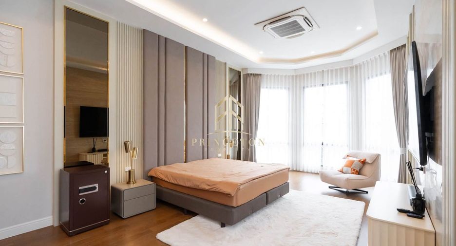 Casa en alquiler y en venta de 4 habitaciones en Bang Kapi, Bangkok