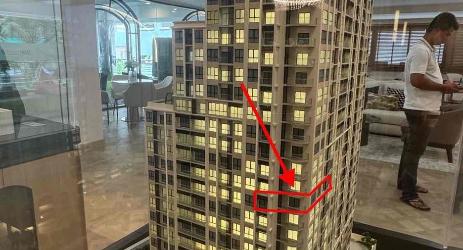 For sale 3 bedrooms condo in Watthana, Bangkok