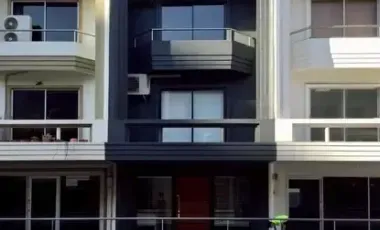 Casa en alquiler de 4 habitaciones en Watthana, Bangkok