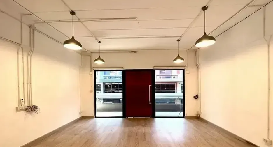 Casa en alquiler de 4 habitaciones en Watthana, Bangkok