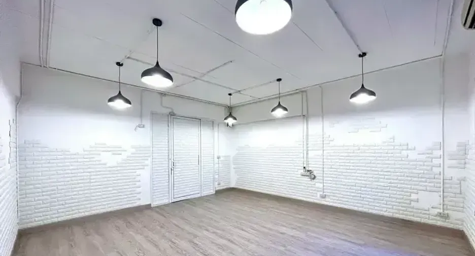 Casa en alquiler de 4 habitaciones en Watthana, Bangkok