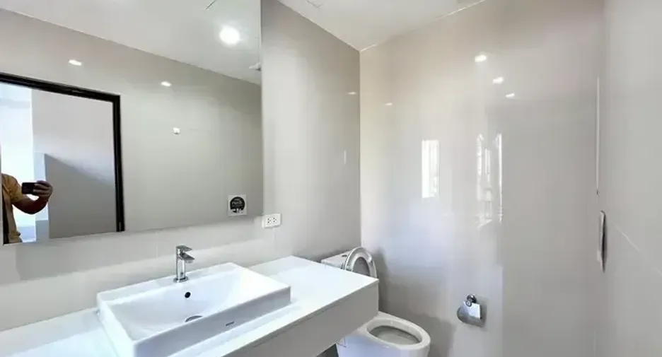 Casa en alquiler de 4 habitaciones en Watthana, Bangkok