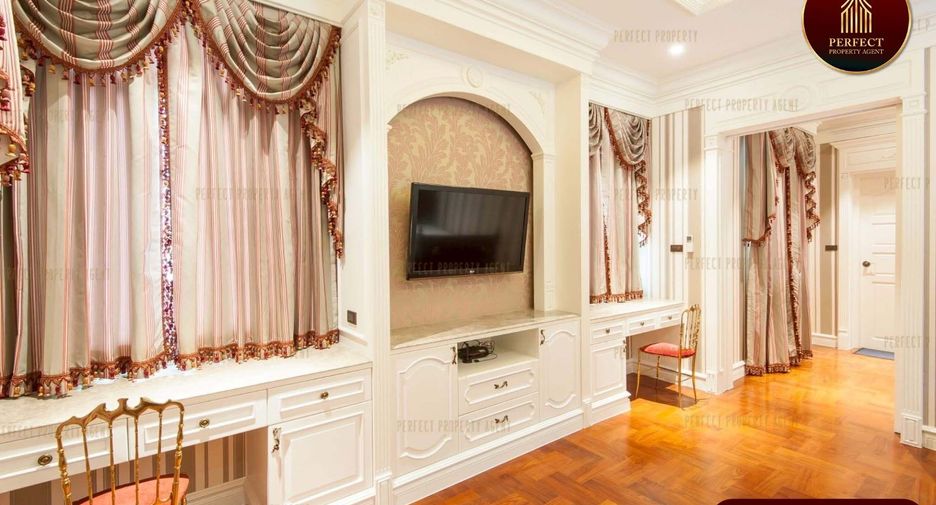For sale 5 bedrooms house in Din Daeng, Bangkok