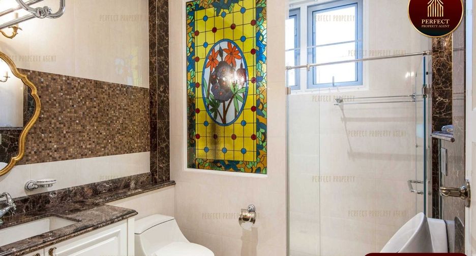 For sale 5 bedrooms house in Din Daeng, Bangkok