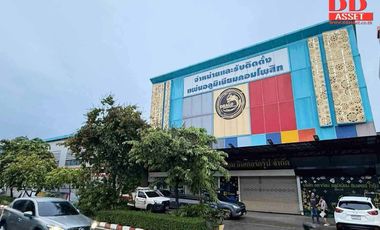 À louer et à vendre entrepôt à Thawi Watthana, Bangkok