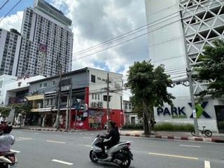 For rent 2 ベッドルーム retail Space in Watthana, Bangkok