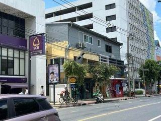 For rent 2 ベッドルーム retail Space in Watthana, Bangkok