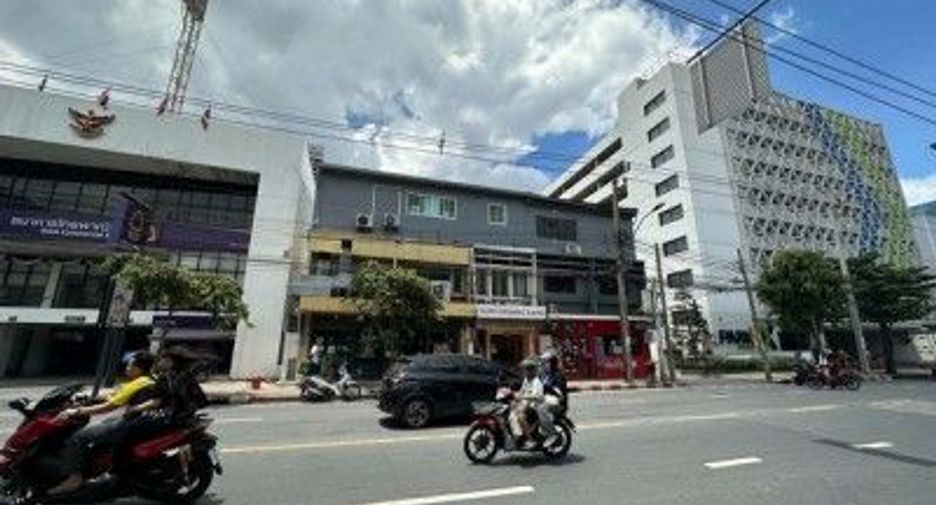 Gewerbefläche zur Miete mit 2 Zimmer in Watthana, Bangkok