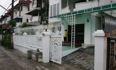 出租 3 卧室 独立屋 在 Lat Krabang, 曼谷