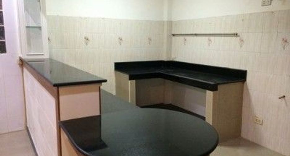 出租 3 卧室 独立屋 在 Lat Krabang, 曼谷