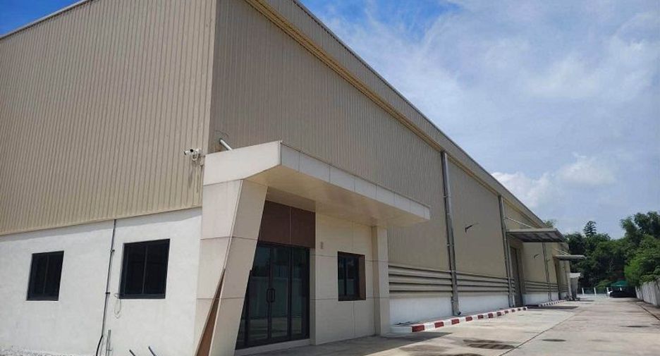Almacén en alquiler de 2 habitaciones en Ban Bueng, Chonburi
