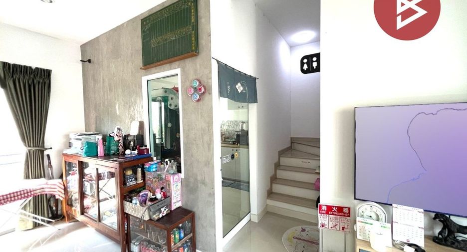 Reihenhaus zum Kauf mit 3 Zimmer in Phutthamonthon, Nakhon Pathom
