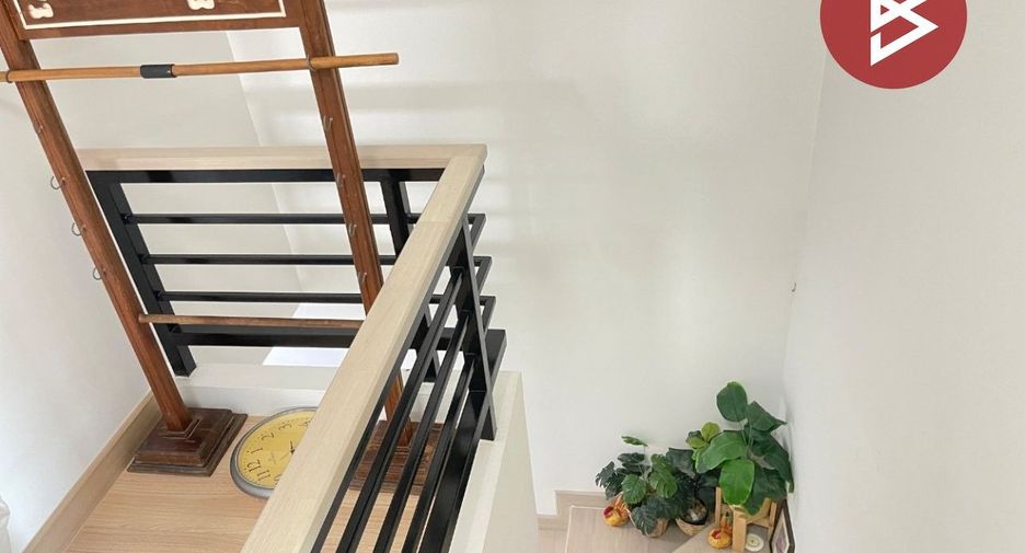 Reihenhaus zum Kauf mit 3 Zimmer in Phutthamonthon, Nakhon Pathom