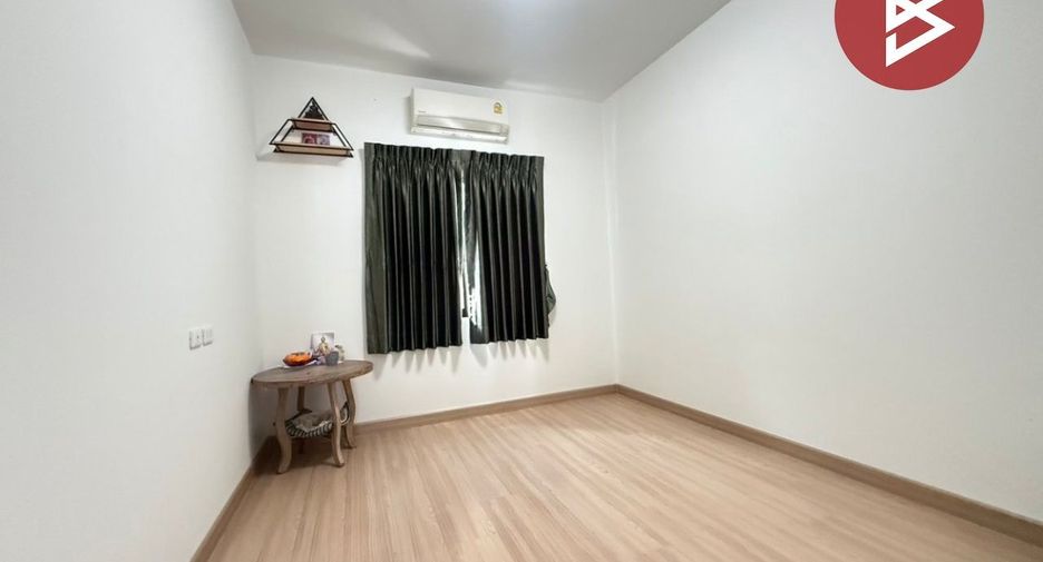 Reihenhaus zum Kauf mit 3 Zimmer in Phutthamonthon, Nakhon Pathom