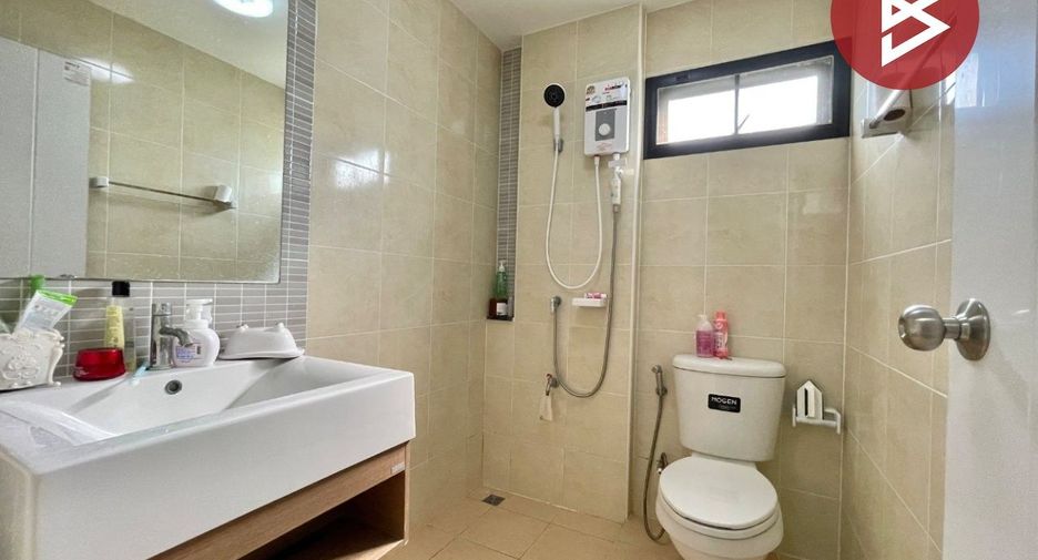 Reihenhaus zum Kauf mit 3 Zimmer in Phutthamonthon, Nakhon Pathom