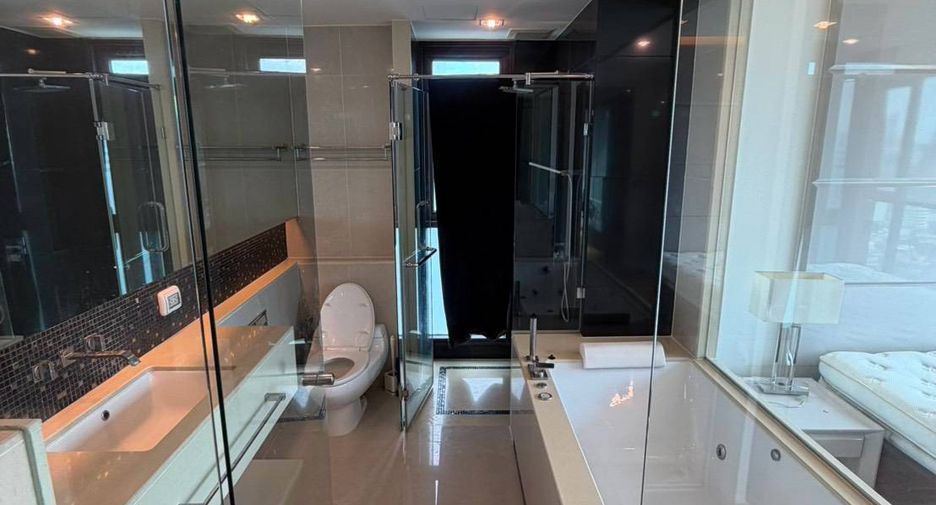 For rent and for sale 2 bedrooms condo in Sathon, Bangkok