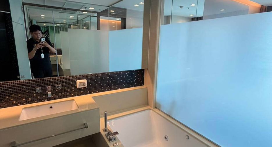 For rent 1 bed condo in Sathon, Bangkok