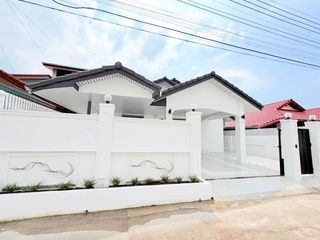 Haus zum Kauf mit 3 Zimmer in Bang Lamung, Chonburi