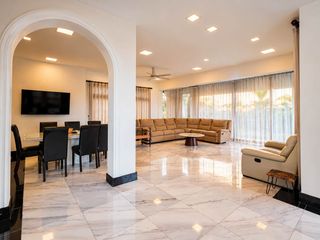 Villa en alquiler y en venta de 3 habitaciones en Na Jomtien, Pattaya