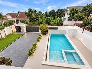 Villa en alquiler de 5 habitaciones en Bang Lamung, Chonburi