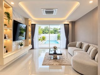 Villa en alquiler de 5 habitaciones en Bang Lamung, Chonburi