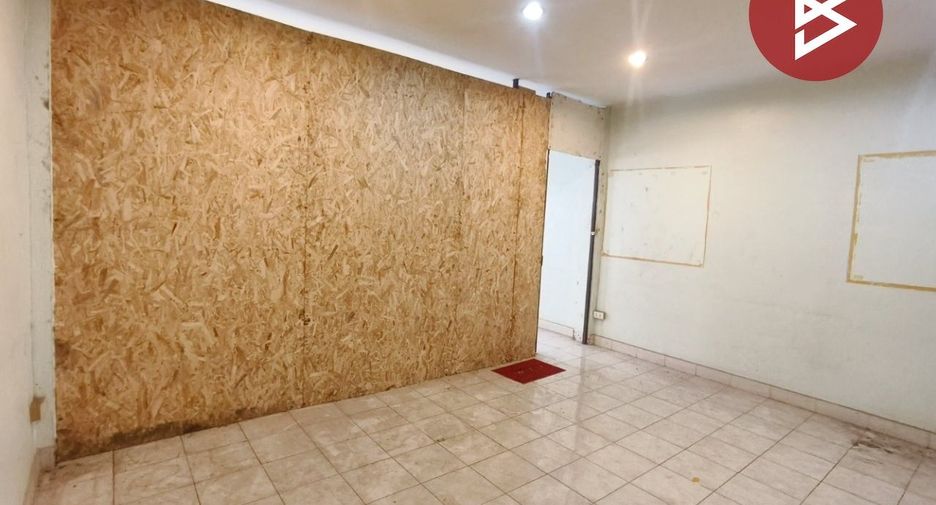 For sale 1 bed retail Space in Min Buri, Bangkok