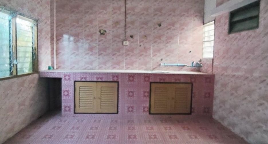 À vendre 2 chambres maison à Nong Chok, Bangkok