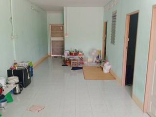 Casa adosada en venta de 3 habitaciones en Mueang Nakhon Pathom, Nakhon Pathom