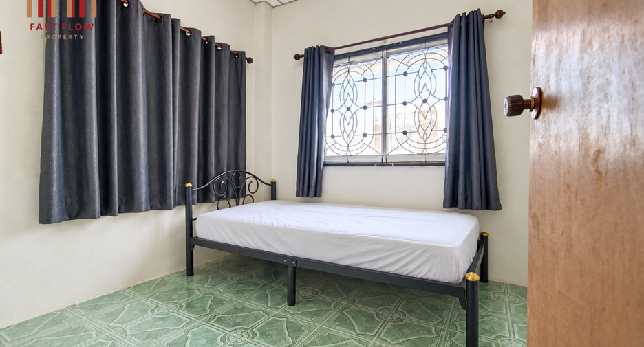 À vendre 4 chambres maison de ville à Nong Chok, Bangkok