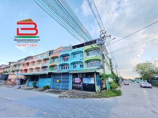 Local comercial en venta de 4 habitaciones en Thawi Watthana, Bangkok