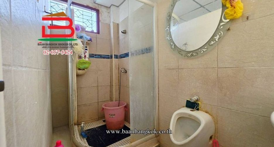 Local comercial en venta de 4 habitaciones en Thawi Watthana, Bangkok