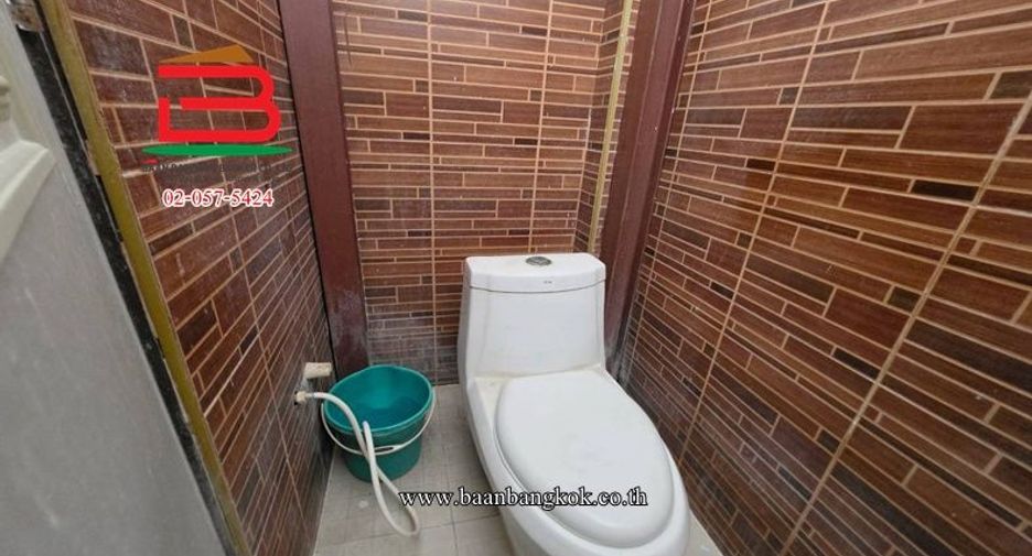 Local comercial en venta de 4 habitaciones en Thawi Watthana, Bangkok