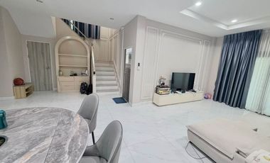 À vendre 4 chambres villa à Bang Lamung, Chonburi