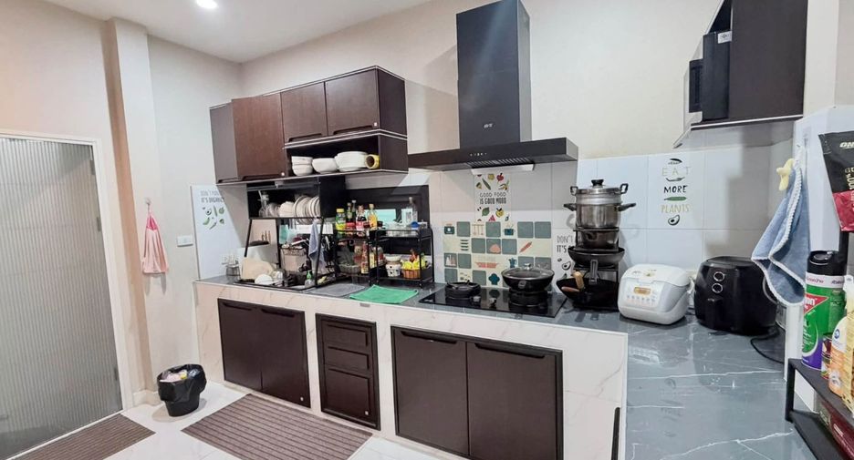 À vendre 4 chambres villa à Bang Lamung, Chonburi