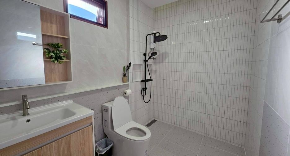 À louer 4 chambres villa à Huay Yai, Pattaya