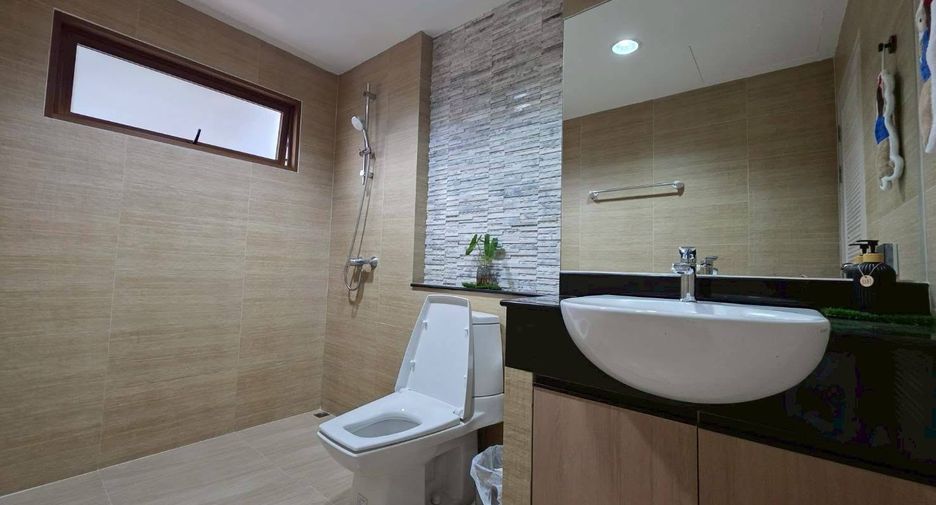 À louer 4 chambres villa à Huay Yai, Pattaya