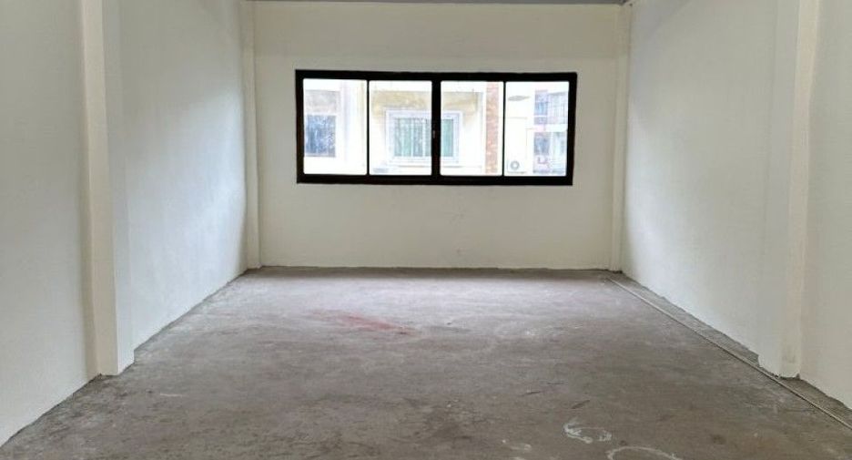 For sale retail Space in Chom Thong, Bangkok