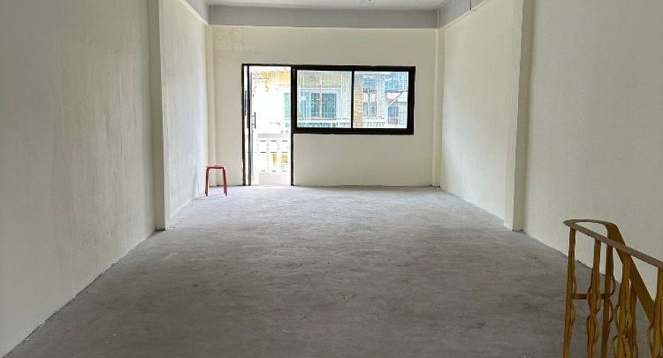 For sale retail Space in Chom Thong, Bangkok